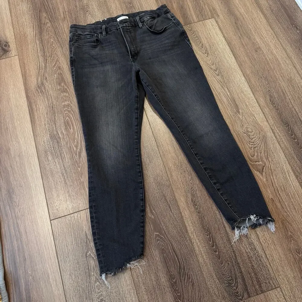 Good American Good Petite Frayed Skinny Jeans in a gray-black stretch denim